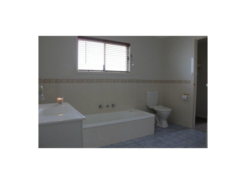 4 DRAKEFORD ST, Westdale, Tamworth NSW 2340