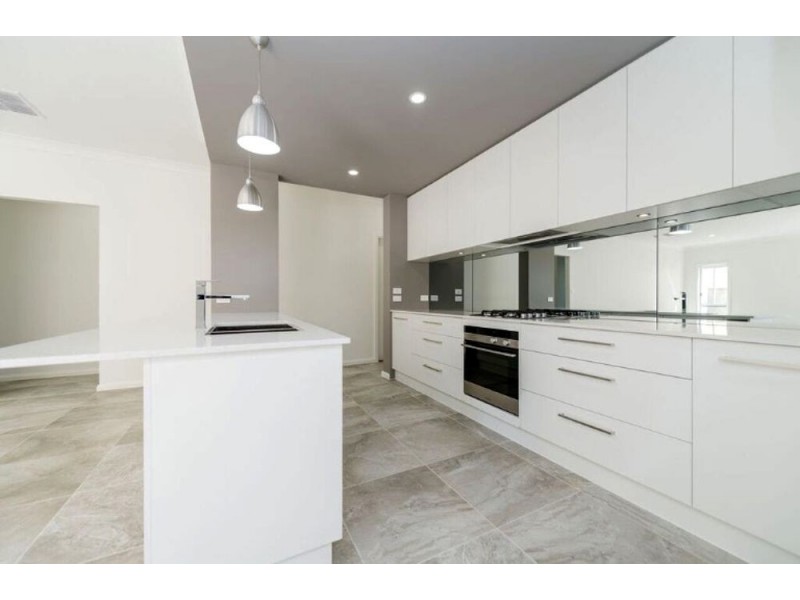 16 CONIMBLA CRES, Tamworth NSW 2340