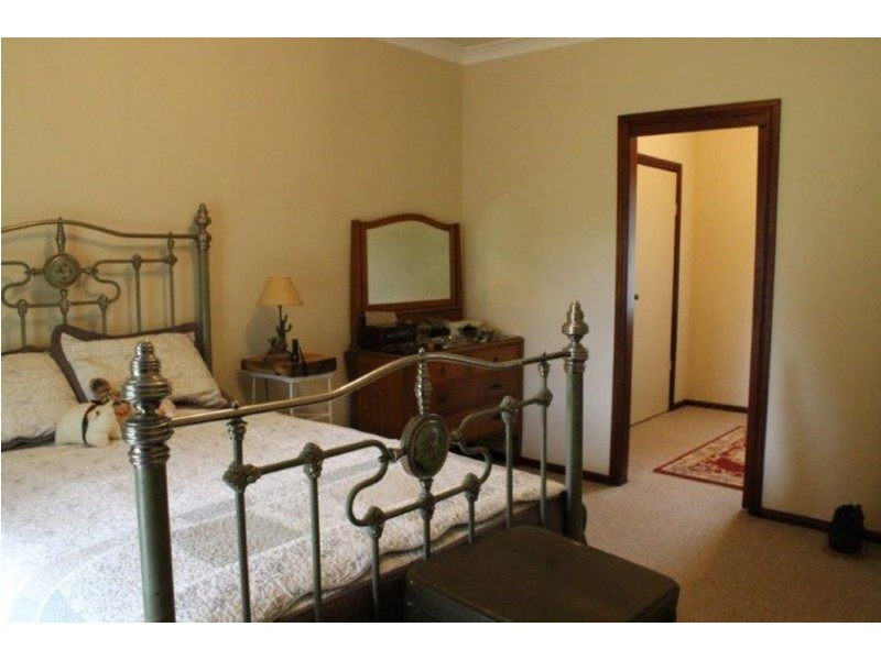 825 Barry Rd, Hanging Rock NSW 2340