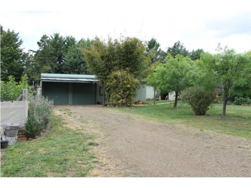 825 Barry Rd, Hanging Rock NSW 2340
