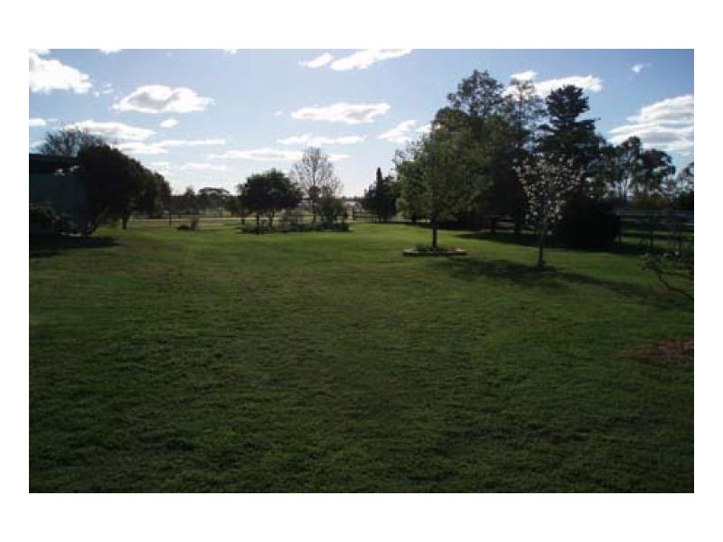 BRONZEWOOD, Tamworth NSW 2340