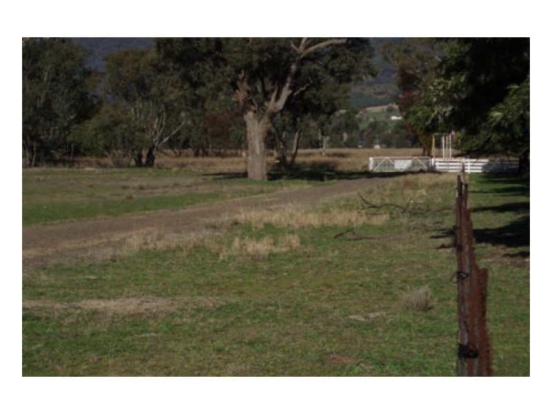 WOODLANDS, Tamworth NSW 2340