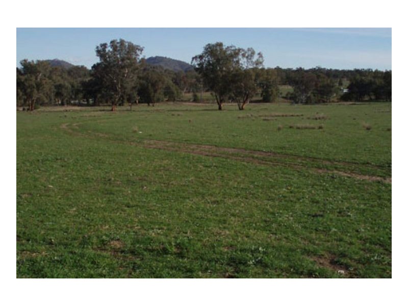 WOODLANDS, Tamworth NSW 2340