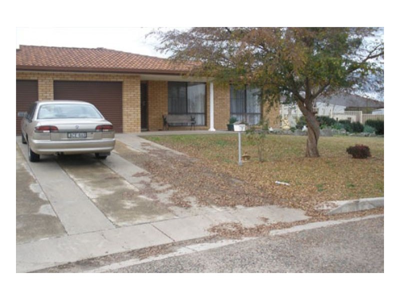 7 LINDON CRES, Kootingal NSW 2352