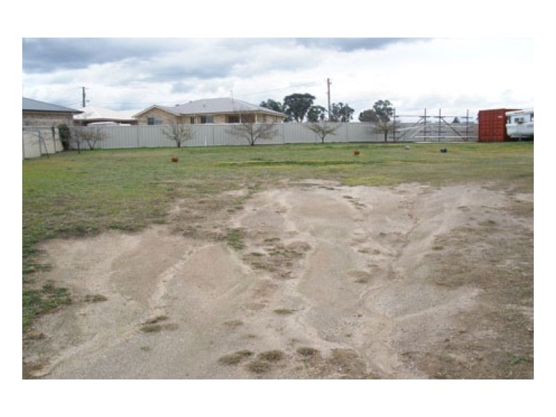 7 LINDON CRES, Kootingal NSW 2352