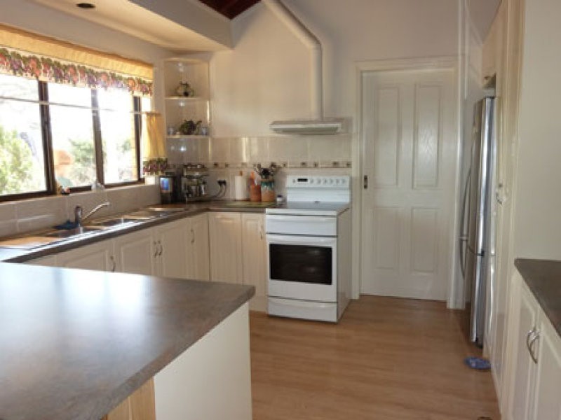 LA TRINIDAD, Tamworth NSW 2340