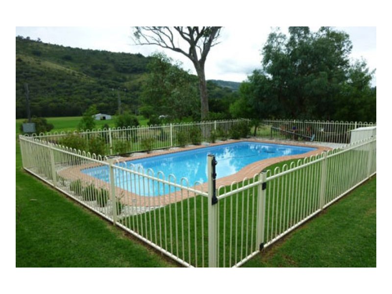 PINE HILL, Tamworth NSW 2340