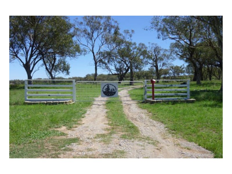 LOMBARDY, Tamworth NSW 2340