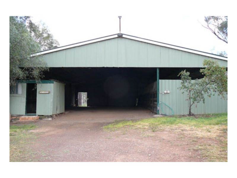 LOMBARDY, Tamworth NSW 2340