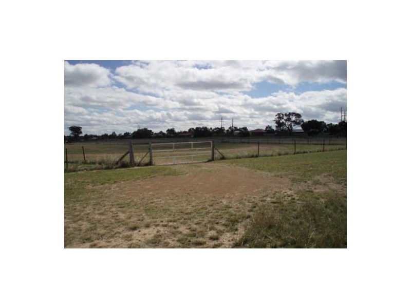 1A WARWICK ROAD – Hillview, Tamworth NSW 2340