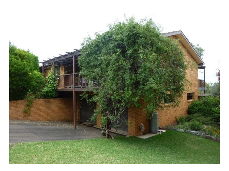 11 DEKALB STREET, Tamworth NSW 2340