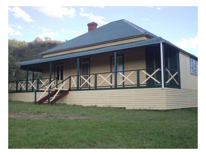 HYLANDS – Manilla, Tamworth NSW 2340