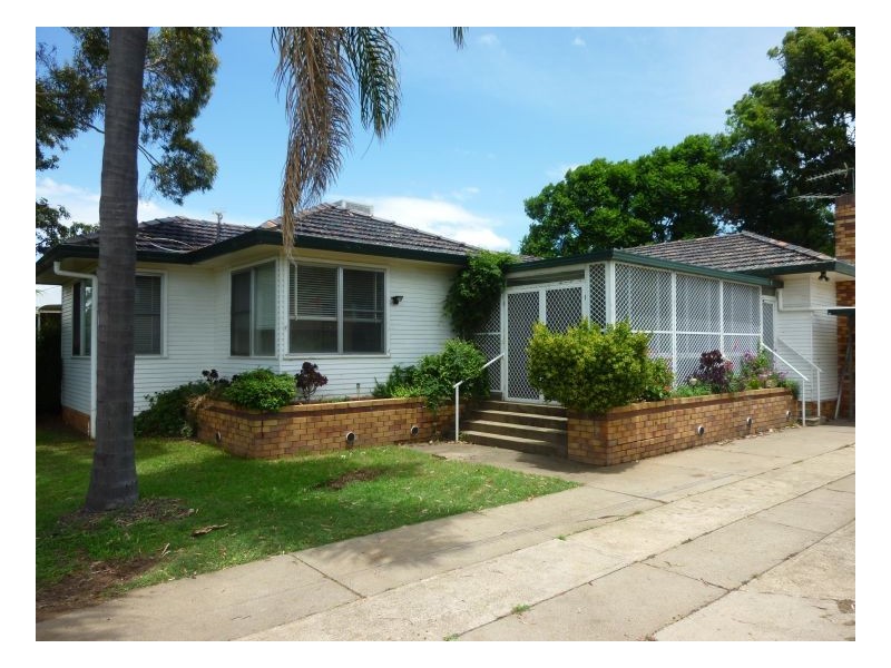 34 EDINBURGH STREET, Tamworth NSW 2340