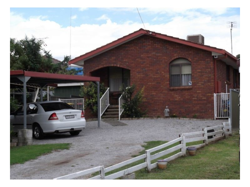4 DOWELL AVENUE, Tamworth NSW 2340