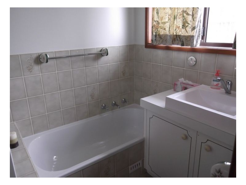 4 DOWELL AVENUE, Tamworth NSW 2340