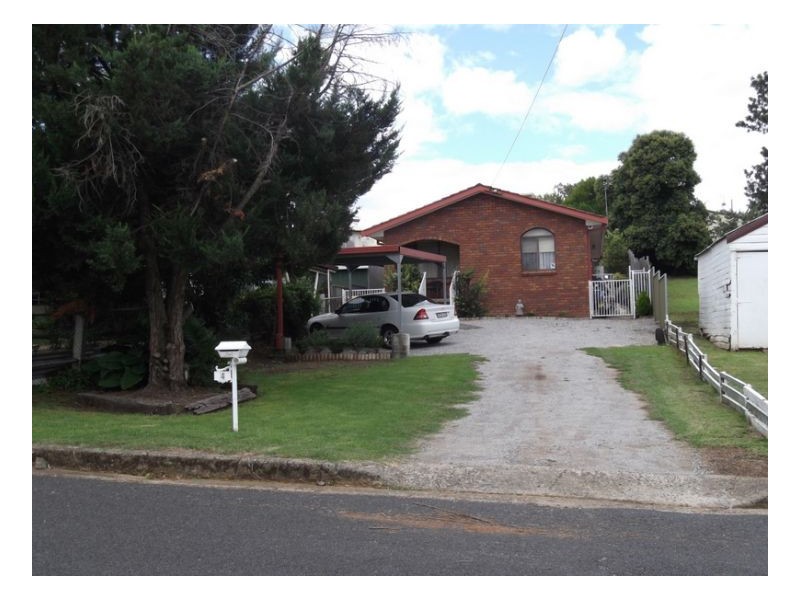 4 DOWELL AVENUE, Tamworth NSW 2340
