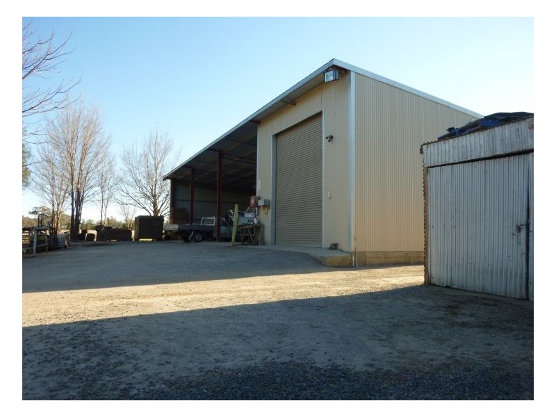 924 WARRAL ROAD, Tamworth NSW 2340