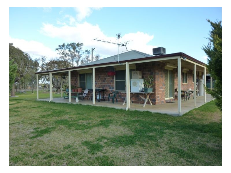 924 WARRAL ROAD, Tamworth NSW 2340