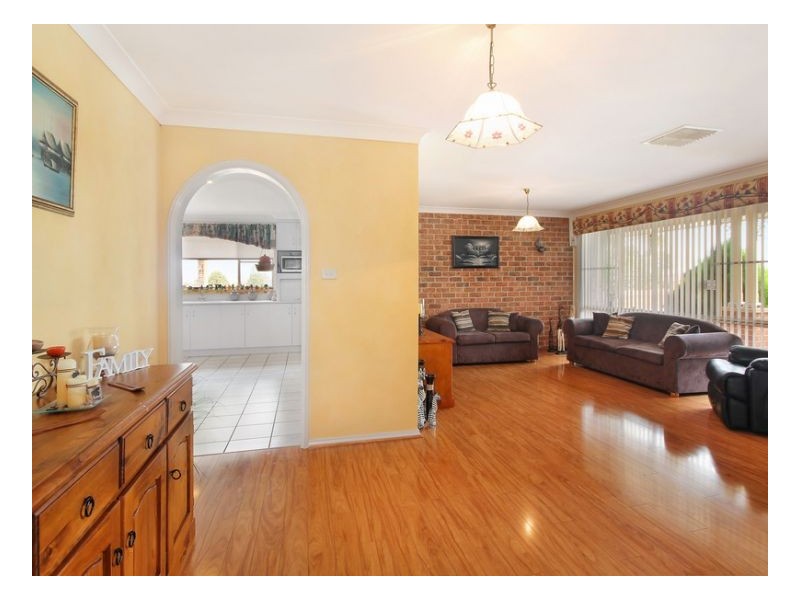8 WARWICK ROAD, Tamworth NSW 2340