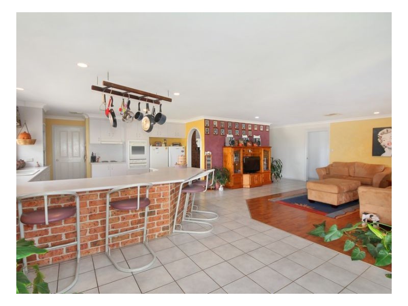 8 WARWICK ROAD, Tamworth NSW 2340