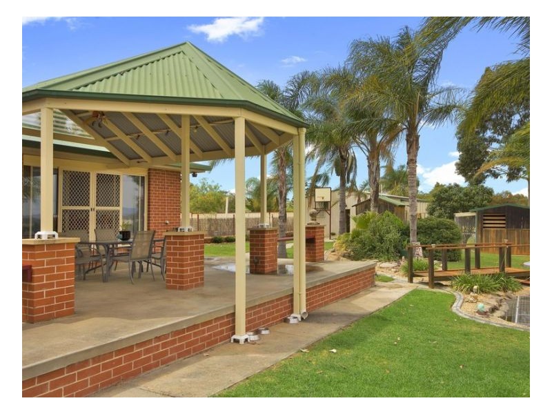 8 WARWICK ROAD, Tamworth NSW 2340