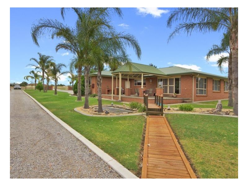 8 WARWICK ROAD, Tamworth NSW 2340