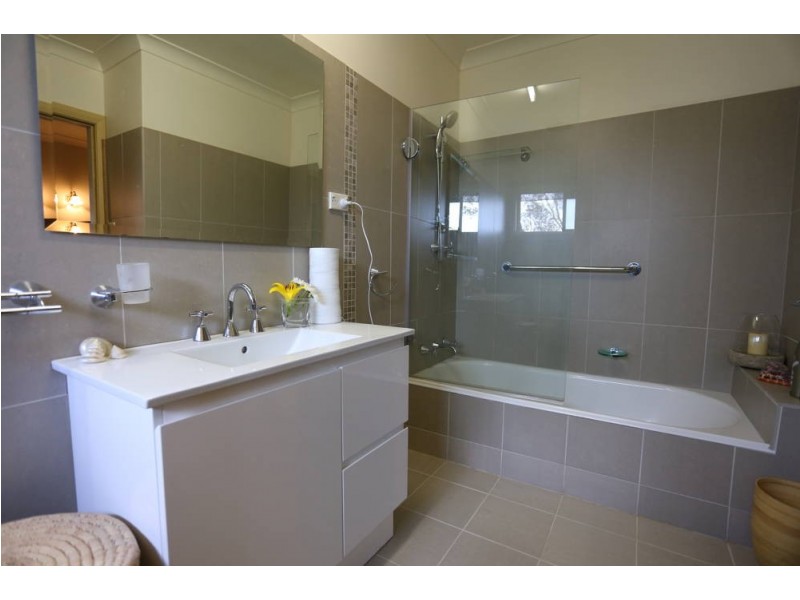 ROSEVILLE PARK, Tamworth NSW 2340