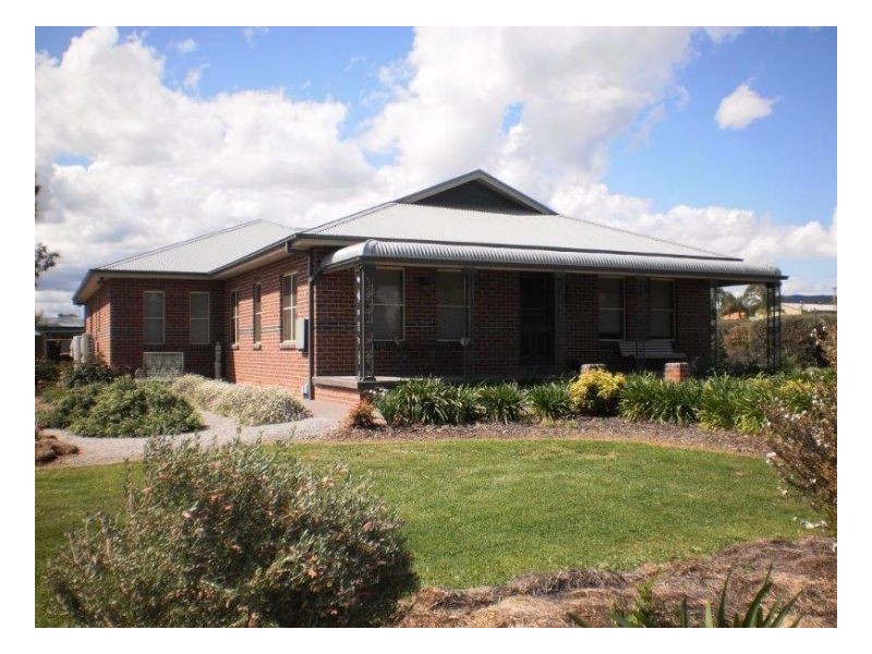 1 NARRAN PLACE, Tamworth NSW 2340