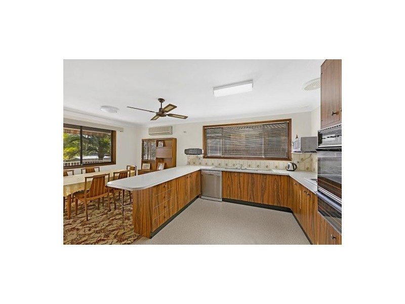 13 Hillcrest Avenue, Bateau Bay NSW 2261