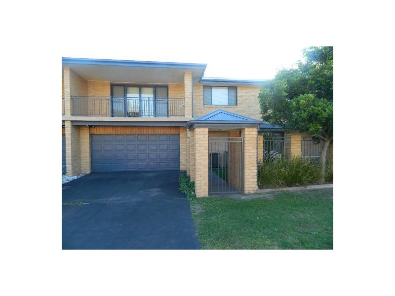 2/17 Boomerang Rd, The Entrance NSW 2261