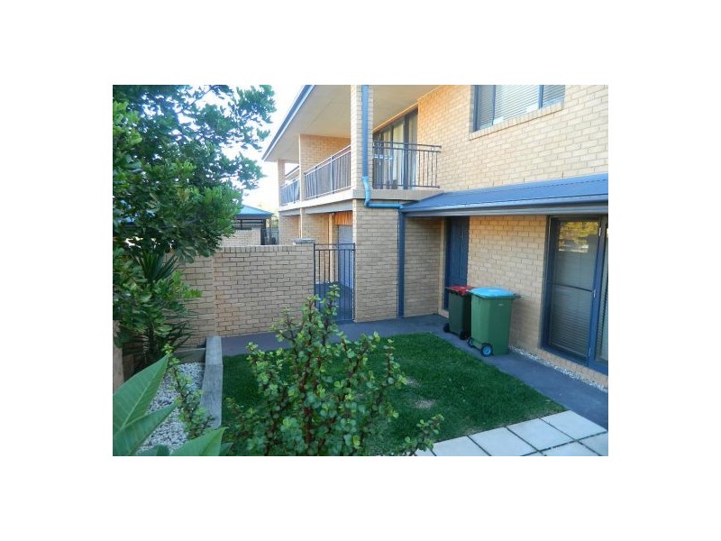 2/17 Boomerang Rd, The Entrance NSW 2261