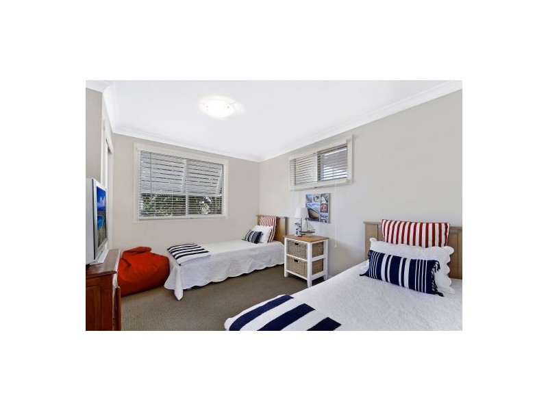 34 Wilfred Barrett Rd, The Entrance North NSW 2261