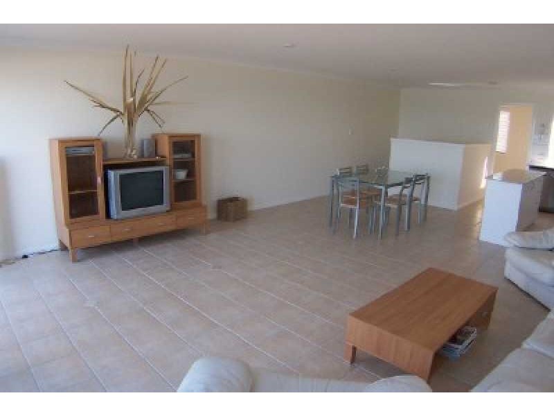 2/25 Hutton Road, The Entrance North NSW 2261