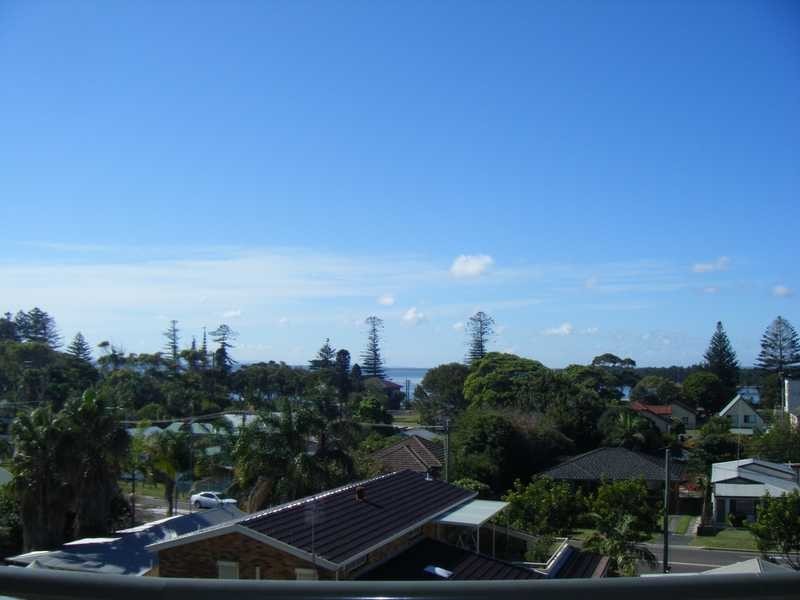 406/1-9 Torrens Avenue, The Entrance NSW 2261