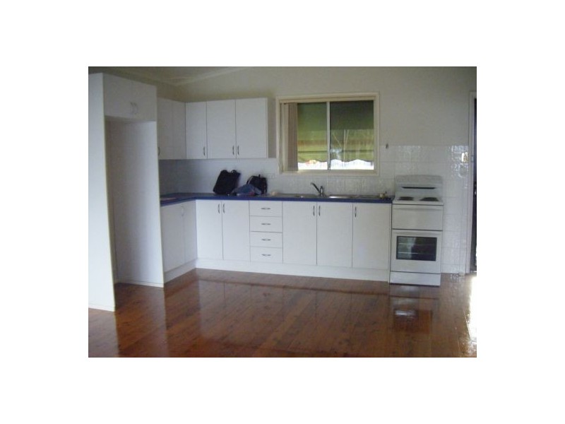 233 Lakedge Avenue, Berkeley Vale NSW 2261