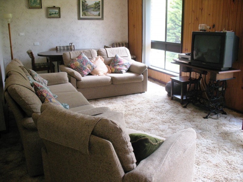 129 Bateau Bay Rd, Bateau Bay NSW 2261