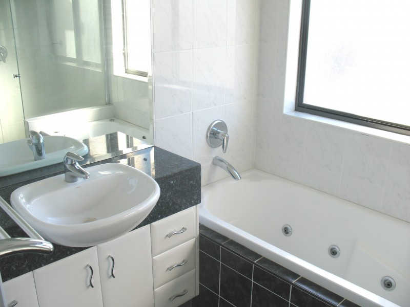 2/5 Coogee Avenue, The Entrance North NSW 2261