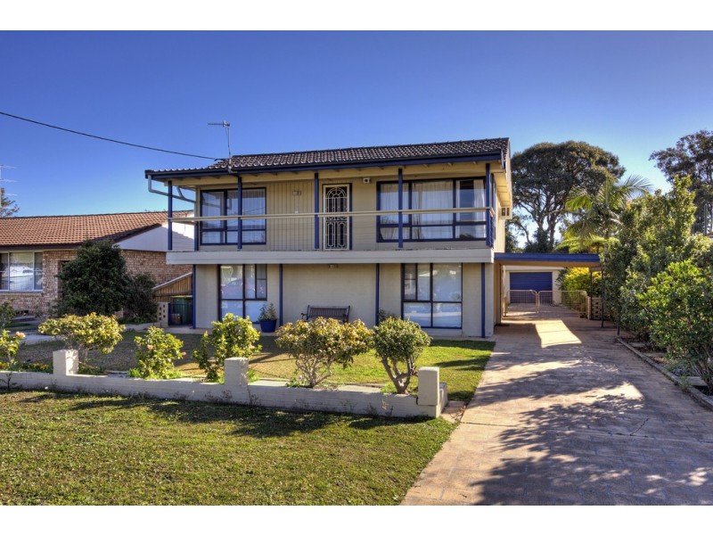 96 Kathleen White Crescent, Killarney Vale NSW 2261