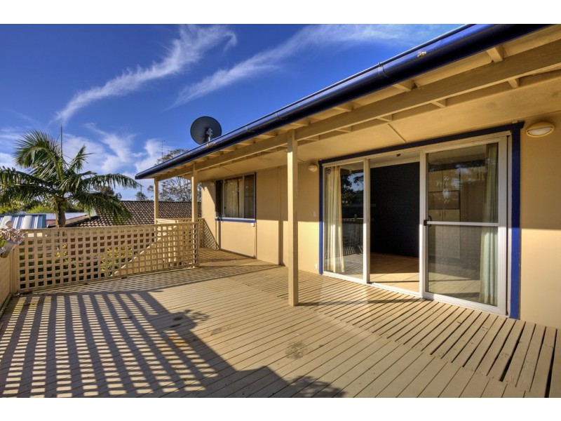96 Kathleen White Crescent, Killarney Vale NSW 2261