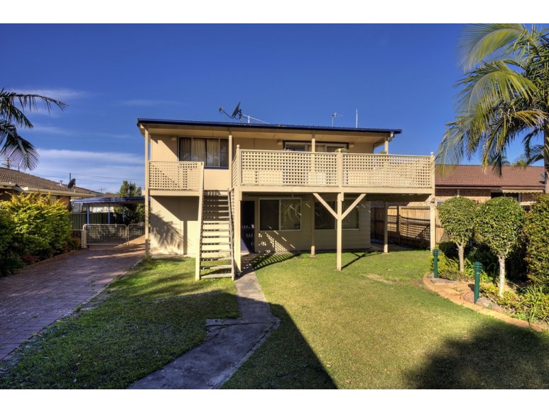 96 Kathleen White Crescent, Killarney Vale NSW 2261