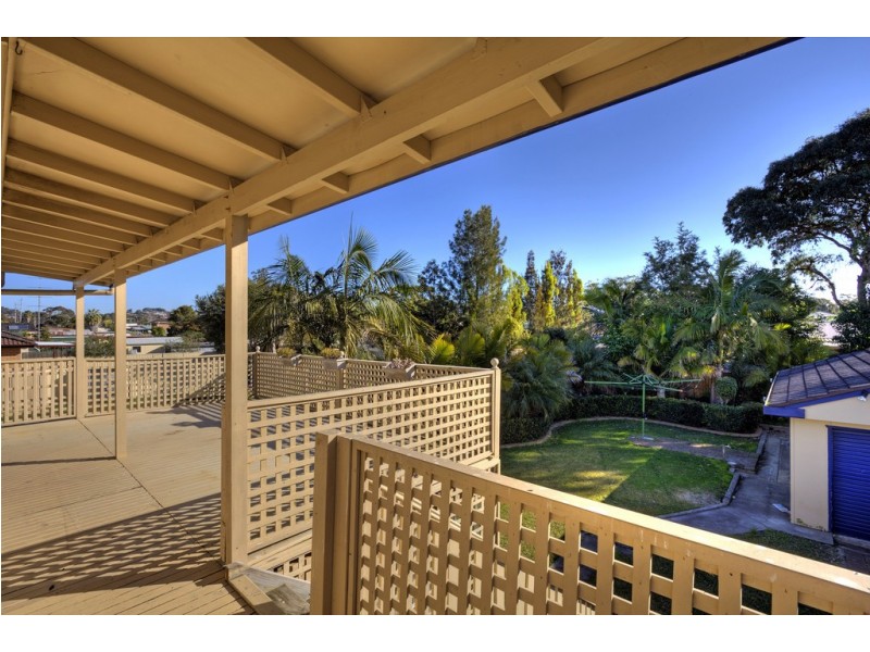 96 Kathleen White Crescent, Killarney Vale NSW 2261
