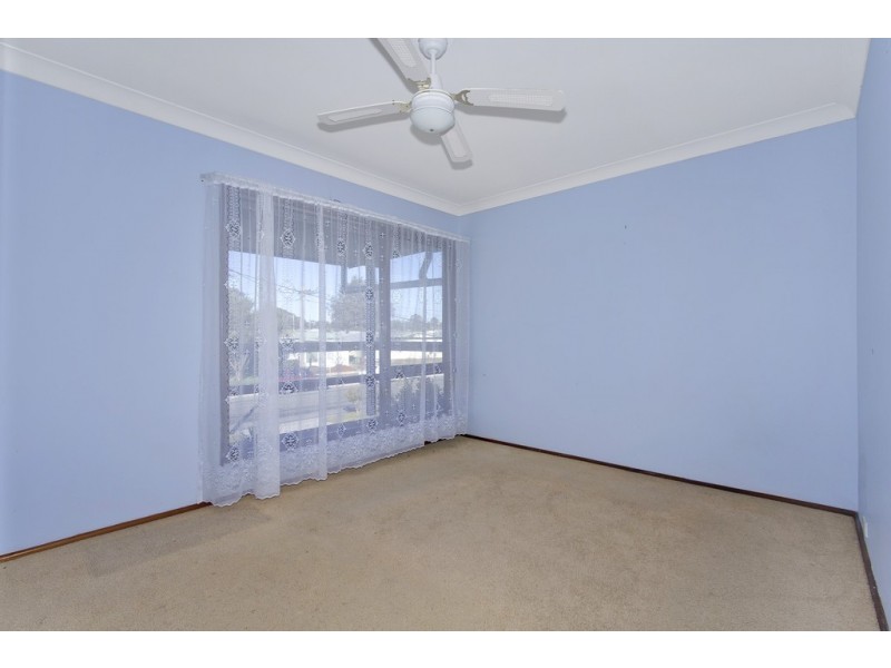 96 Kathleen White Crescent, Killarney Vale NSW 2261