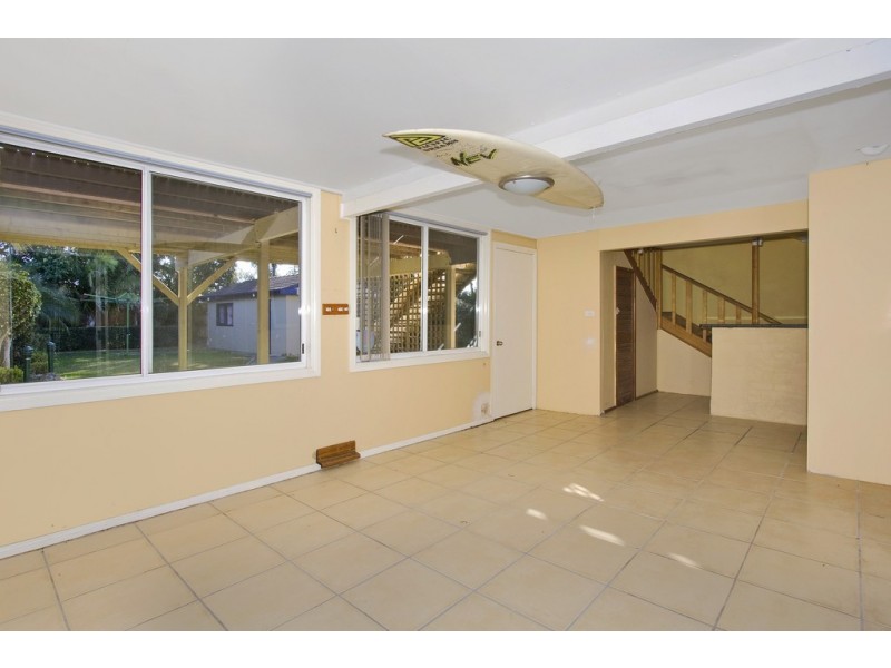 96 Kathleen White Crescent, Killarney Vale NSW 2261