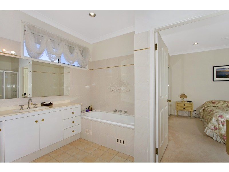 9 Viscount Close, Shelly Beach NSW 2261