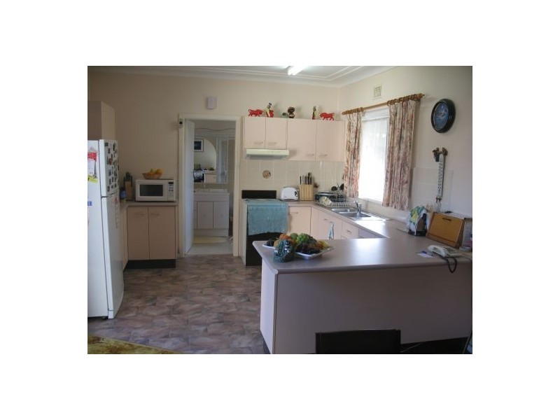 10 Oaks Ave, Long Jetty NSW 2261