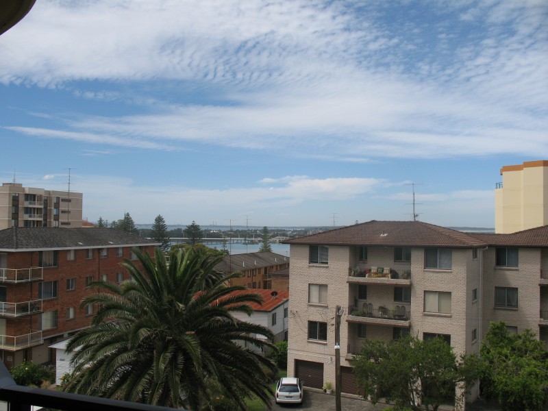 18/1-5  Bayview Avenue, The Entrance NSW 2261
