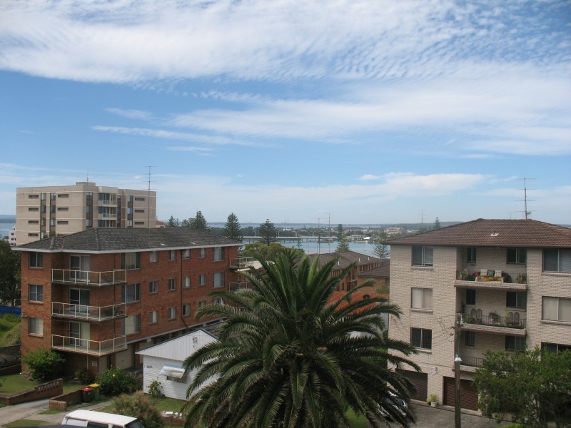 18/1-5  Bayview Avenue, The Entrance NSW 2261