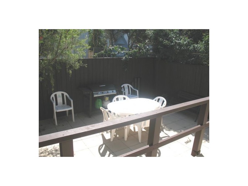 9 / 4 The Cresent, Blue Bay NSW 2261