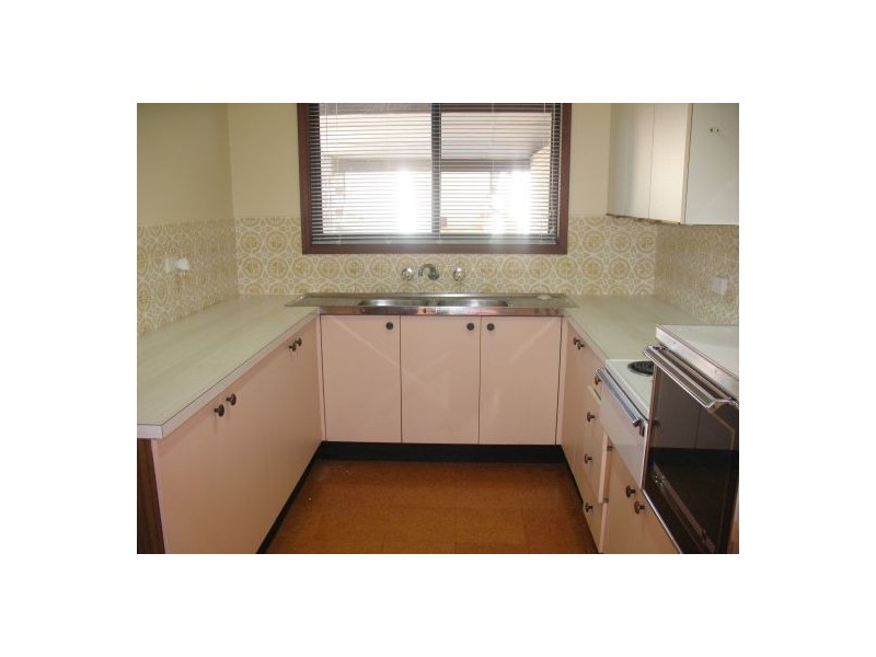 9 / 4 The Cresent, Blue Bay NSW 2261