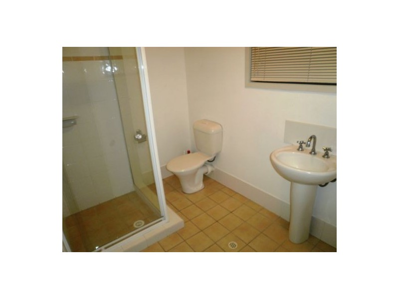 1/33 Forresters Beach Rd, Forresters Beach NSW 2260